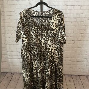 NWT Cheetah Printed Light Weight Midi/Maxi Sleeved Dress Size 3X